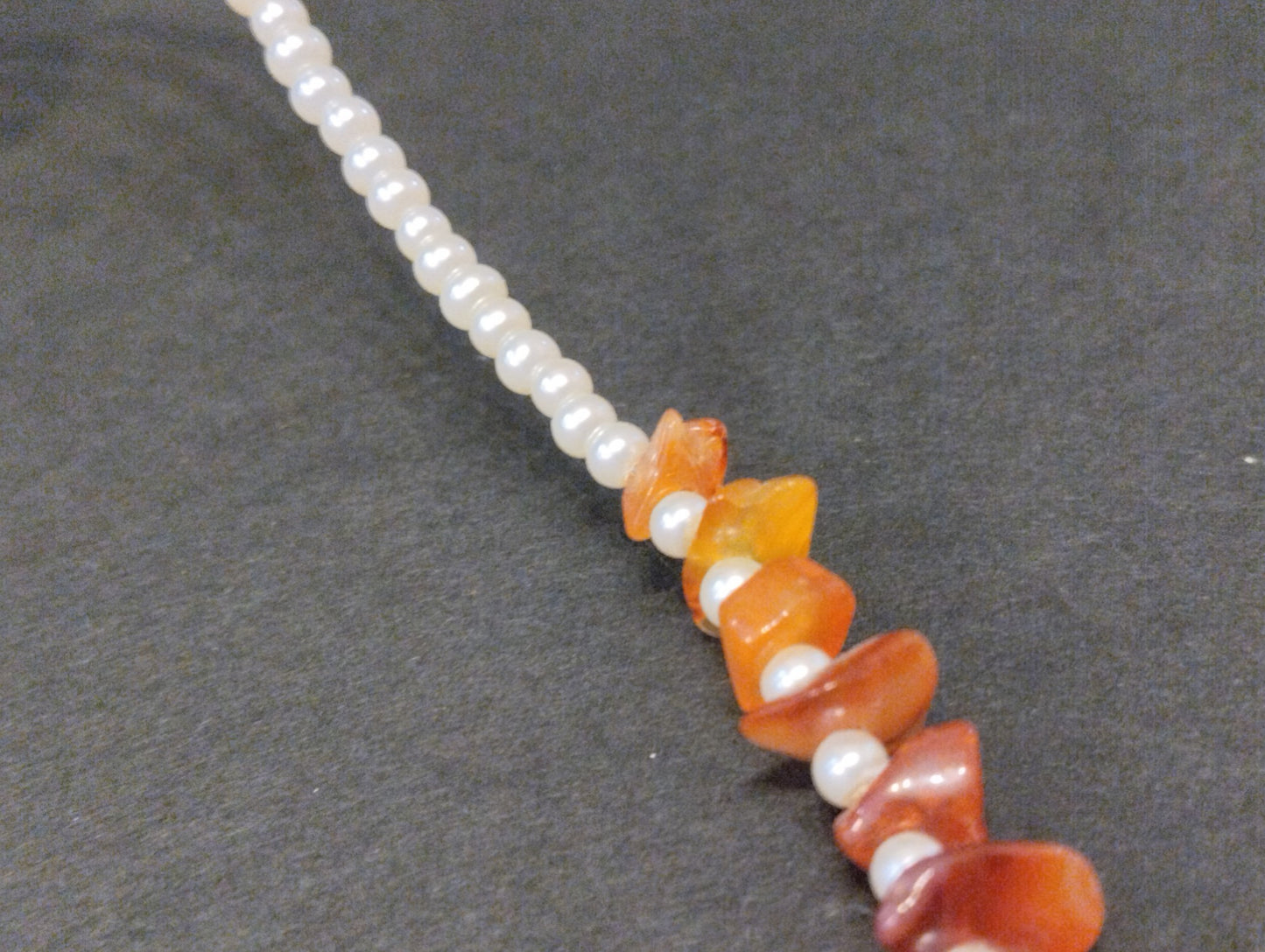 Κολιέ με Πορτοκαλί Πέτρες και Μαργαριτάρια