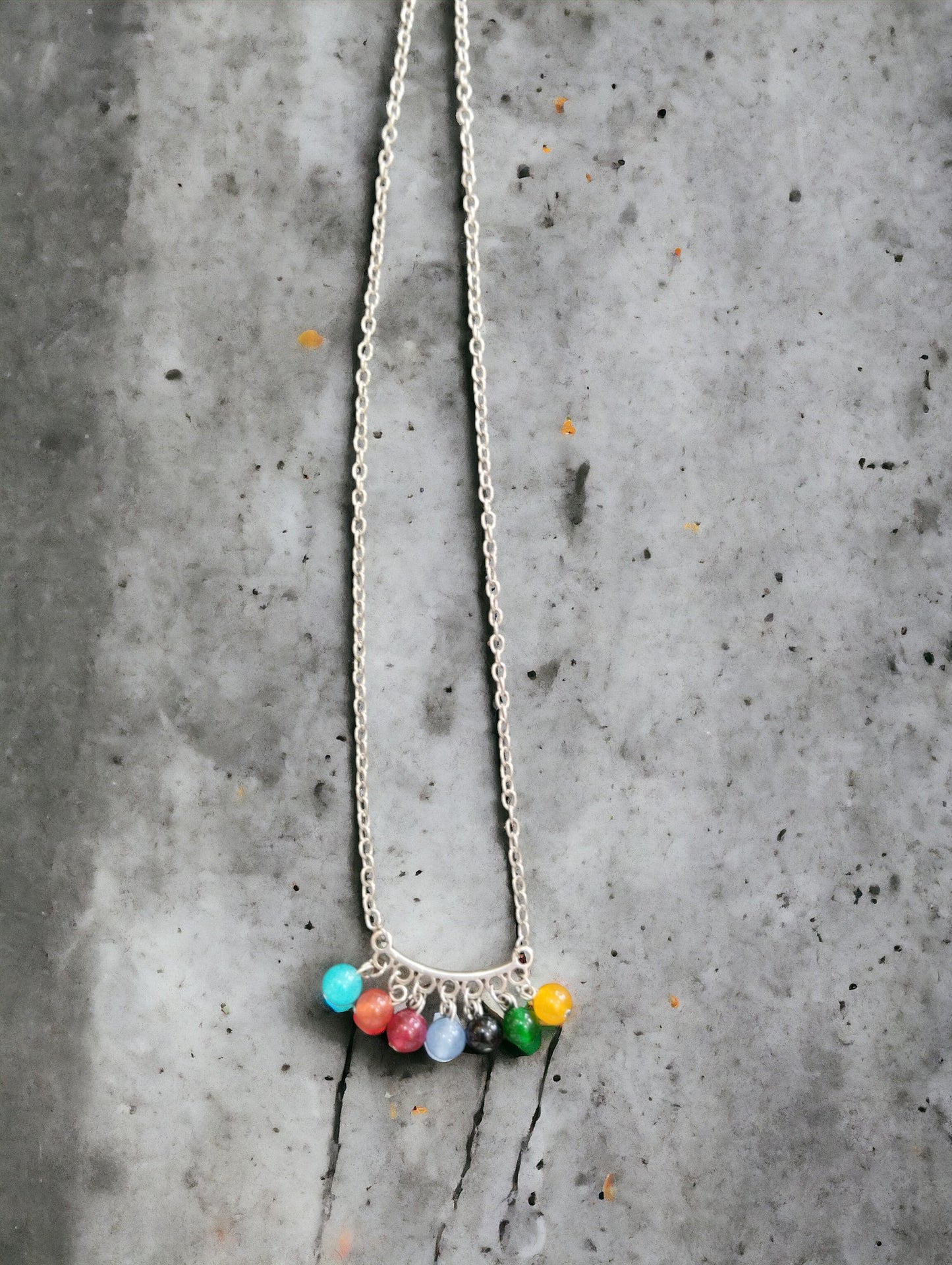 Κολιέ με πολύχρωμες χάντρες