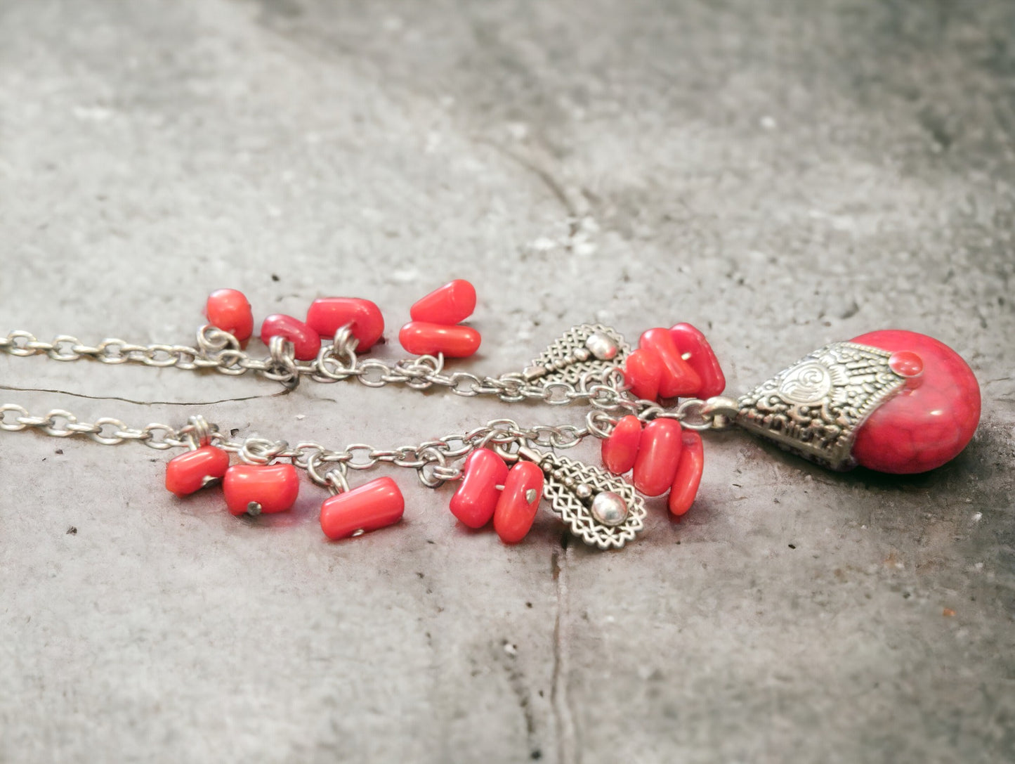 Κολιέ boho με κοράλι