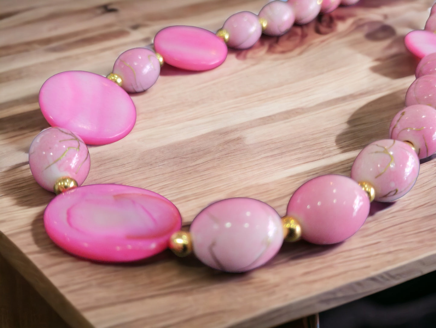 Κολιέ με ροζ χάντρες