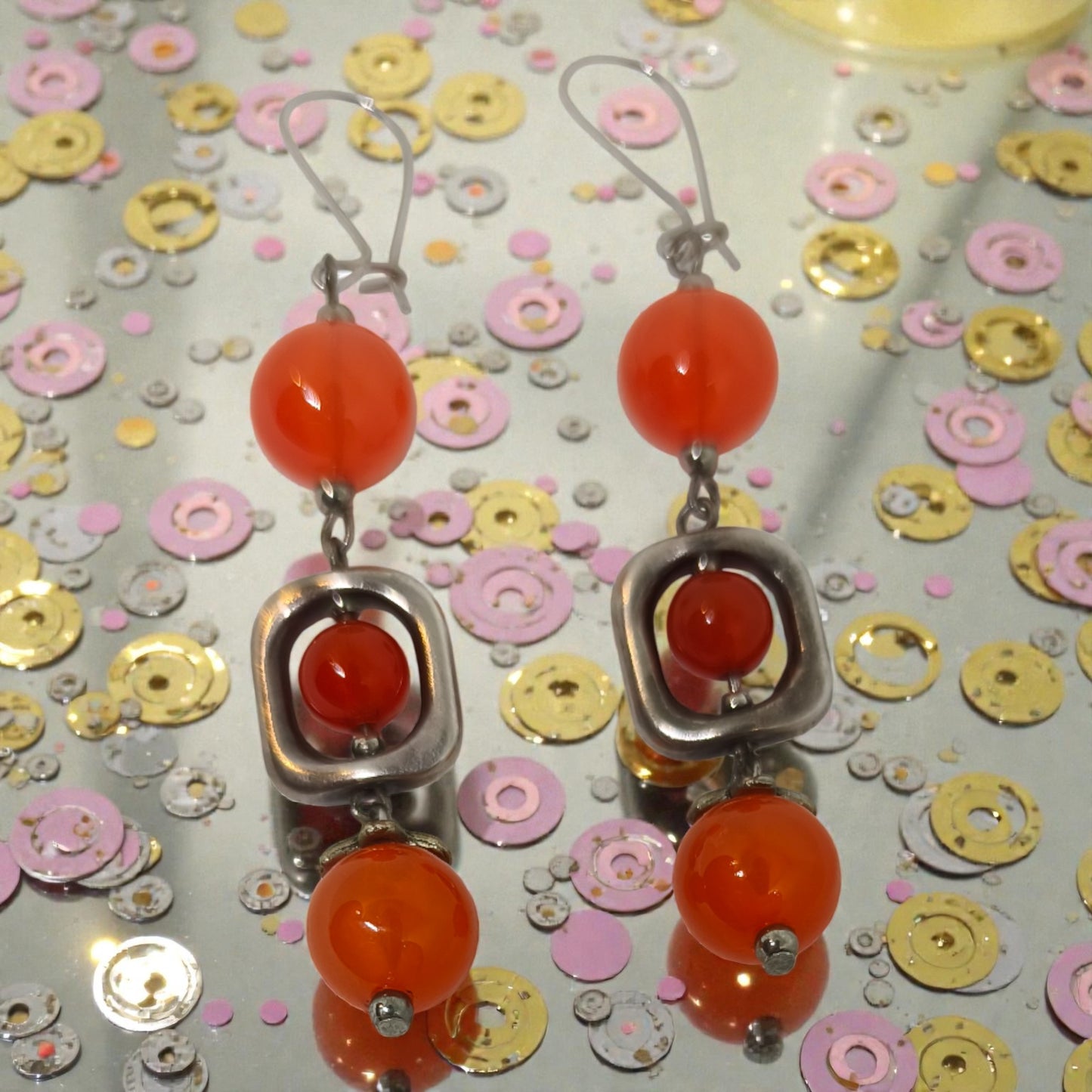 Σκουλαρίκια με Κόκκινες Χάντρες