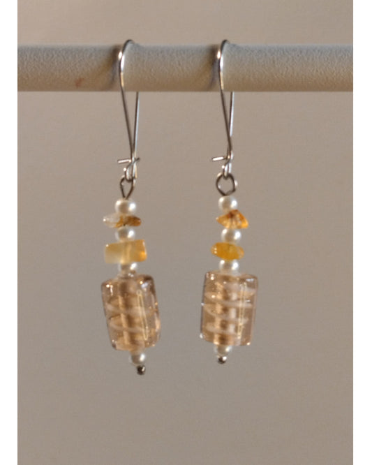 Κοντά Σκουλαρίκια με Γυάλινη Χάντρα