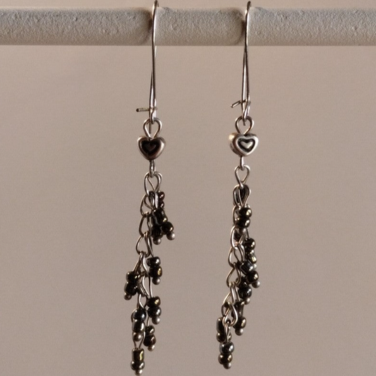 Σκουλαρίκια μακριά με μαύρες χάντρες