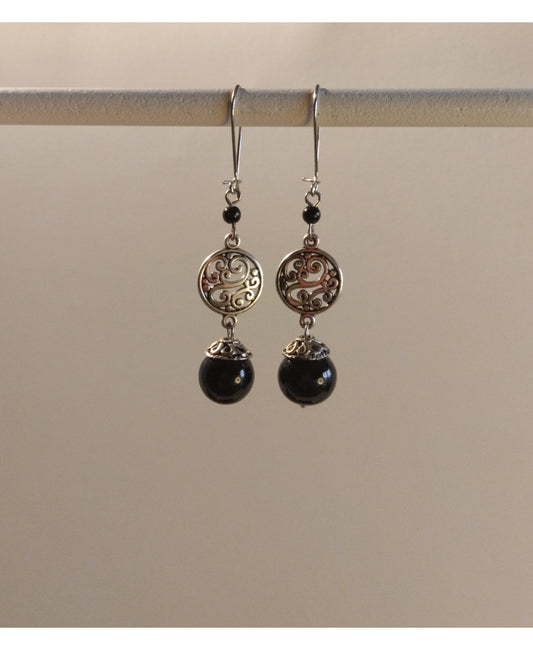 Μακριά Σκουλαρίκια με Μαύρες Πέτρες