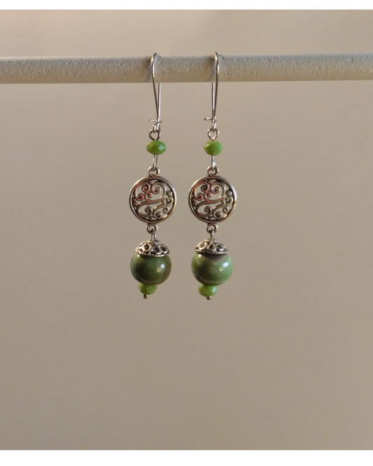 Μακριά Σκουλαρίκια με Πράσινες Πέτρες