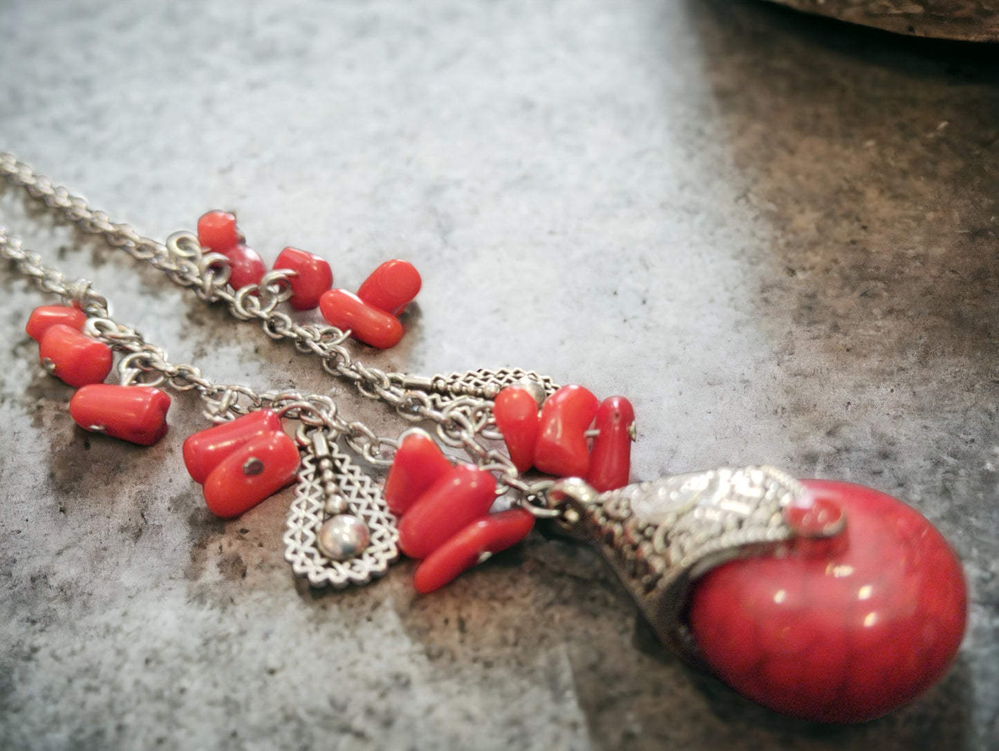 Κολιέ boho με κοράλι