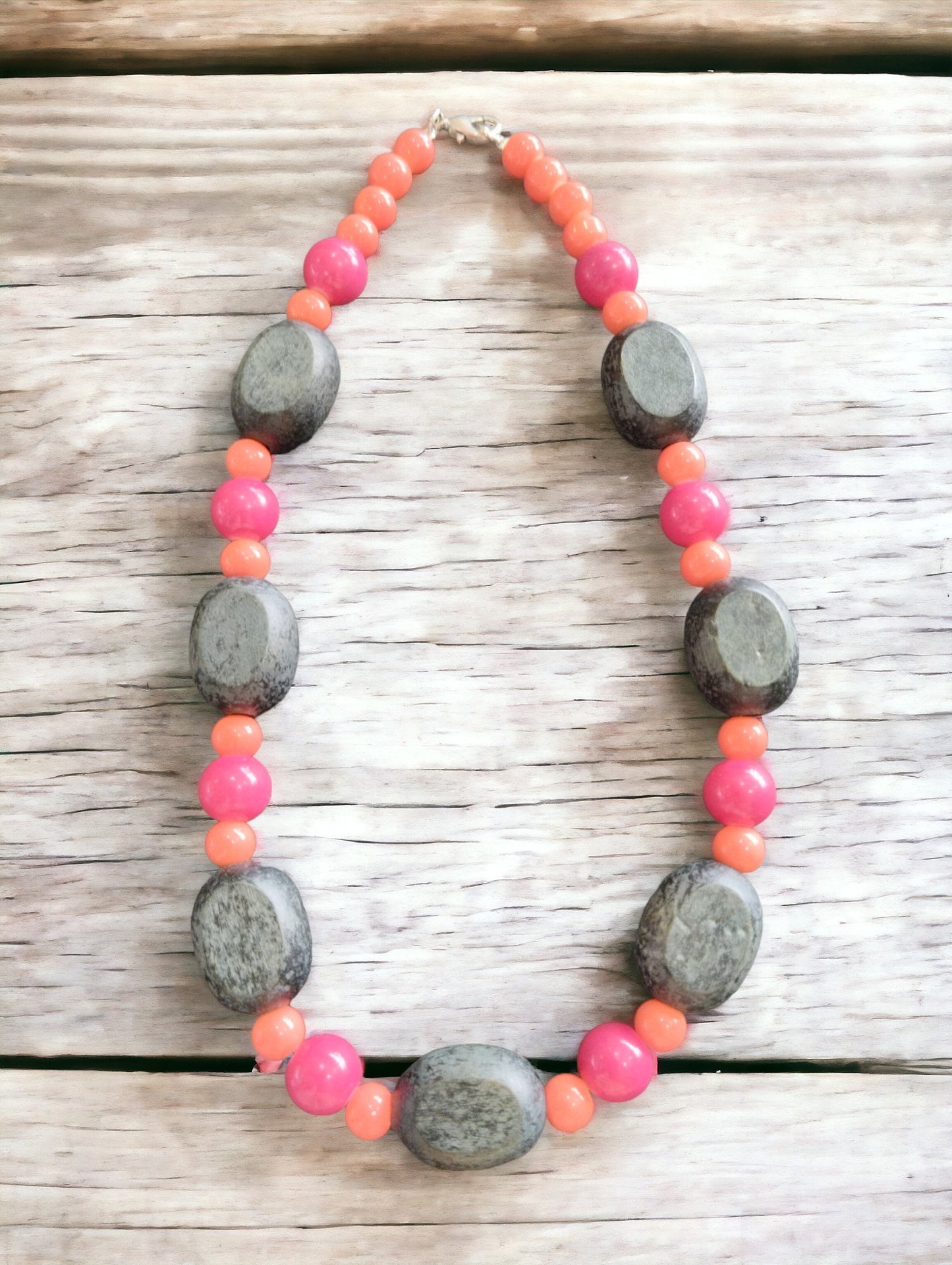 Κολιέ πολύχρωμο με ανθρακί ξύλινες χάντρες