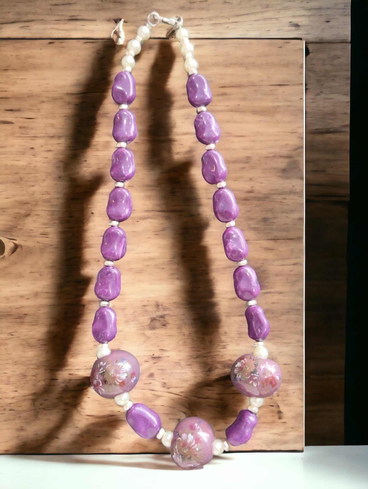 Κολιέ μωβ με κεραμικές διακοσμητικές χάντρες