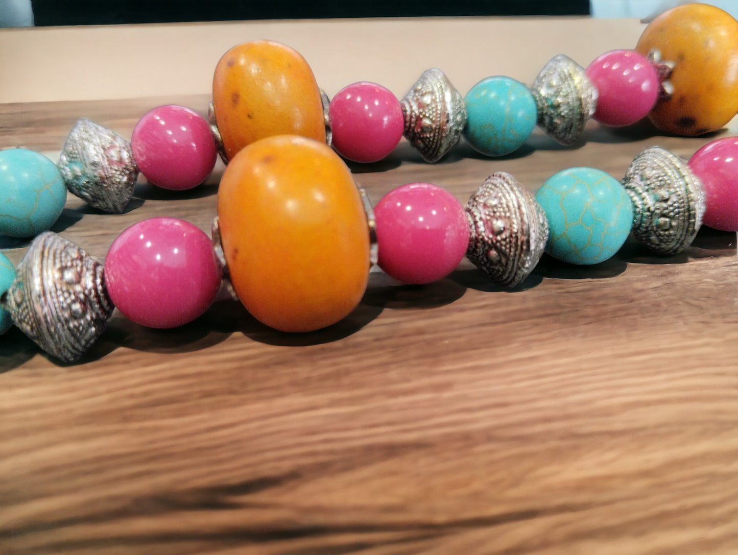 Κολιέ μακρύ πολύχρωμο και μεταλλικά στοιχεία