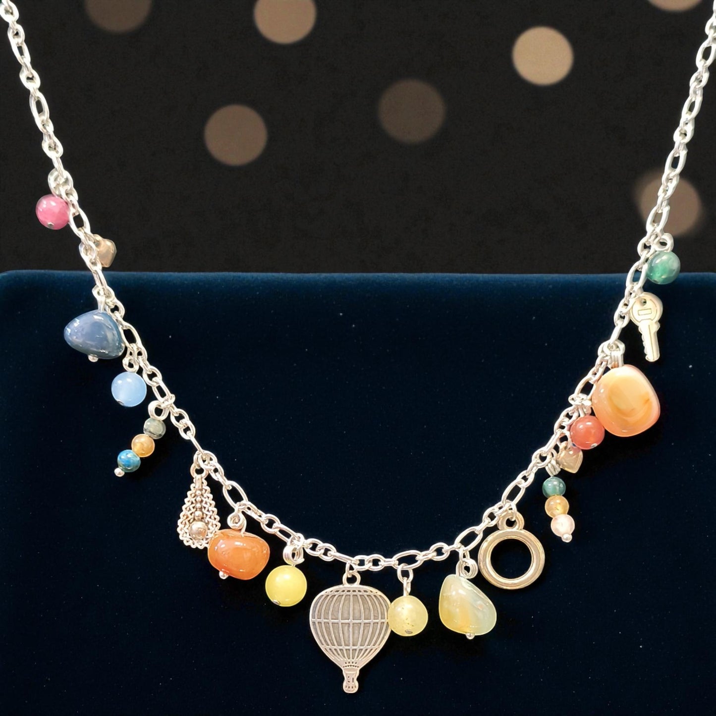 Κολιέ με Πολύχρωμα Charms και Αερόστατο