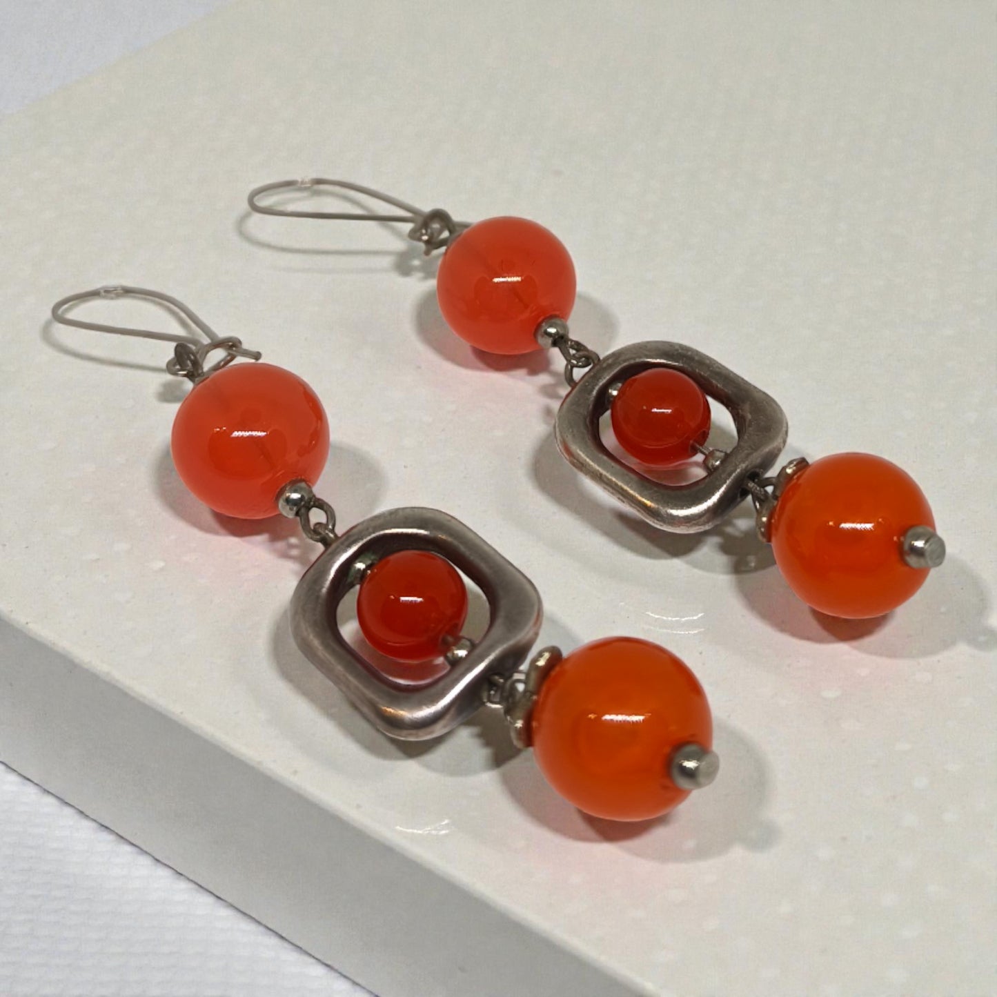 Σκουλαρίκια με Κόκκινες Χάντρες